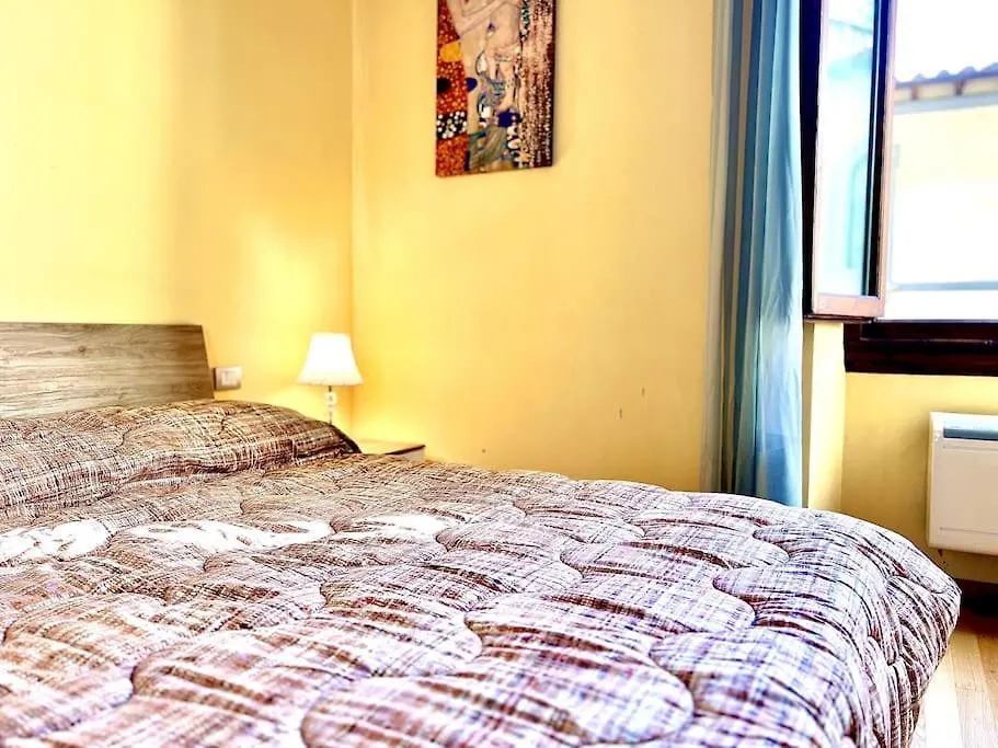 Florence Apartment Wi-Fi Netflix Conditioned Air Italy