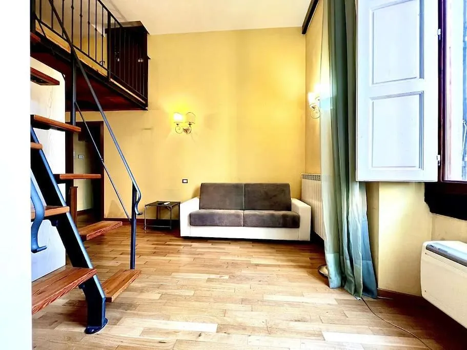 Florence Apartment Wi-Fi Netflix Conditioned Air 0*,